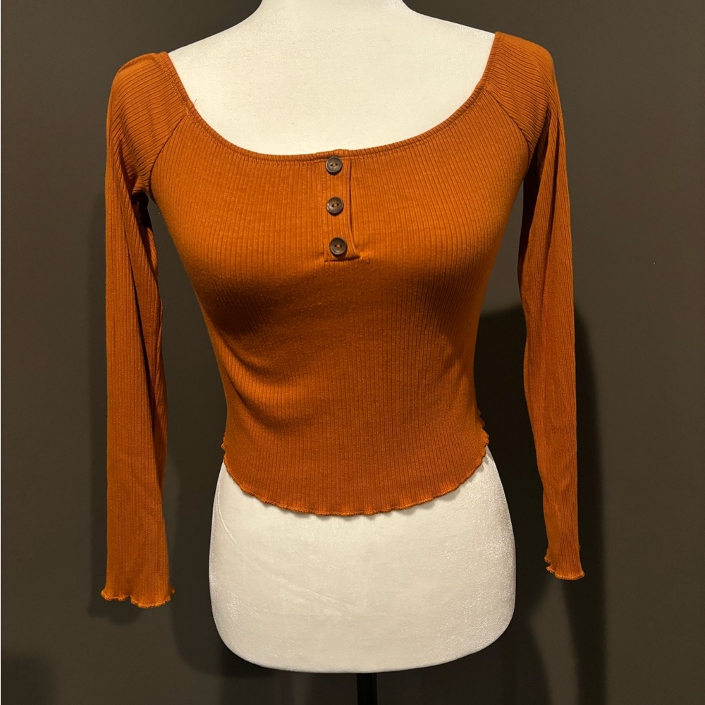 Long sleeve semi cropped